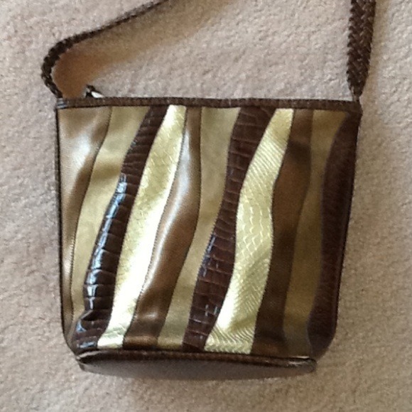 Gold/brown metallic purse - Picture 1 of 3